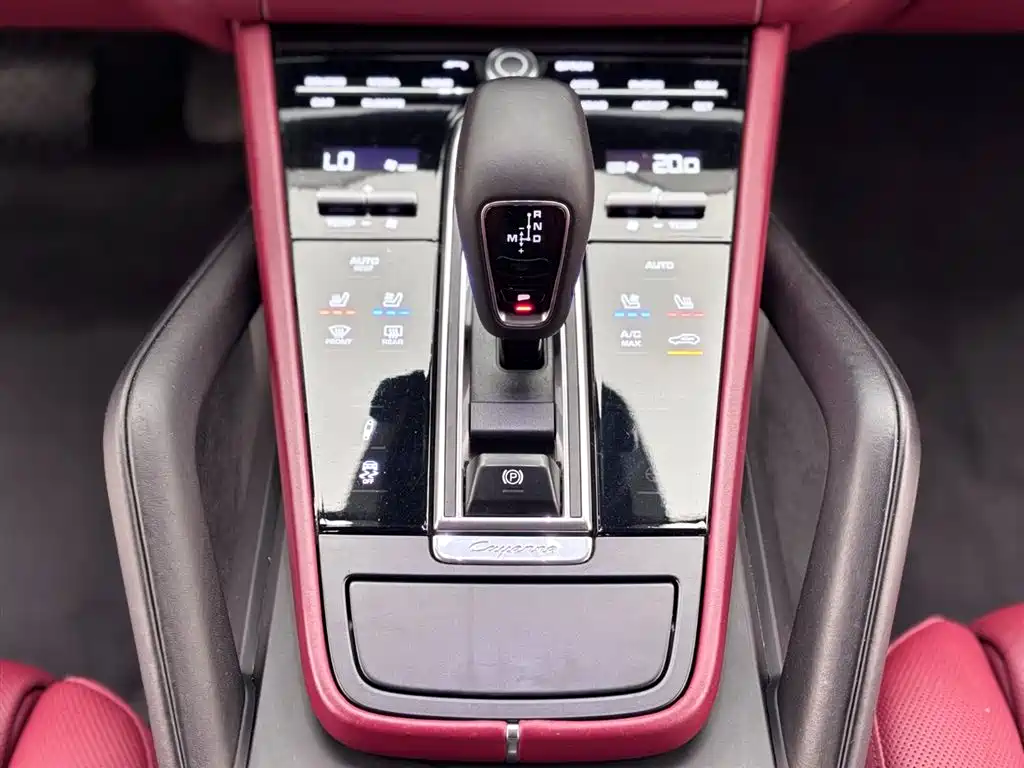 Porsche Cayenne 2020 — фото 18