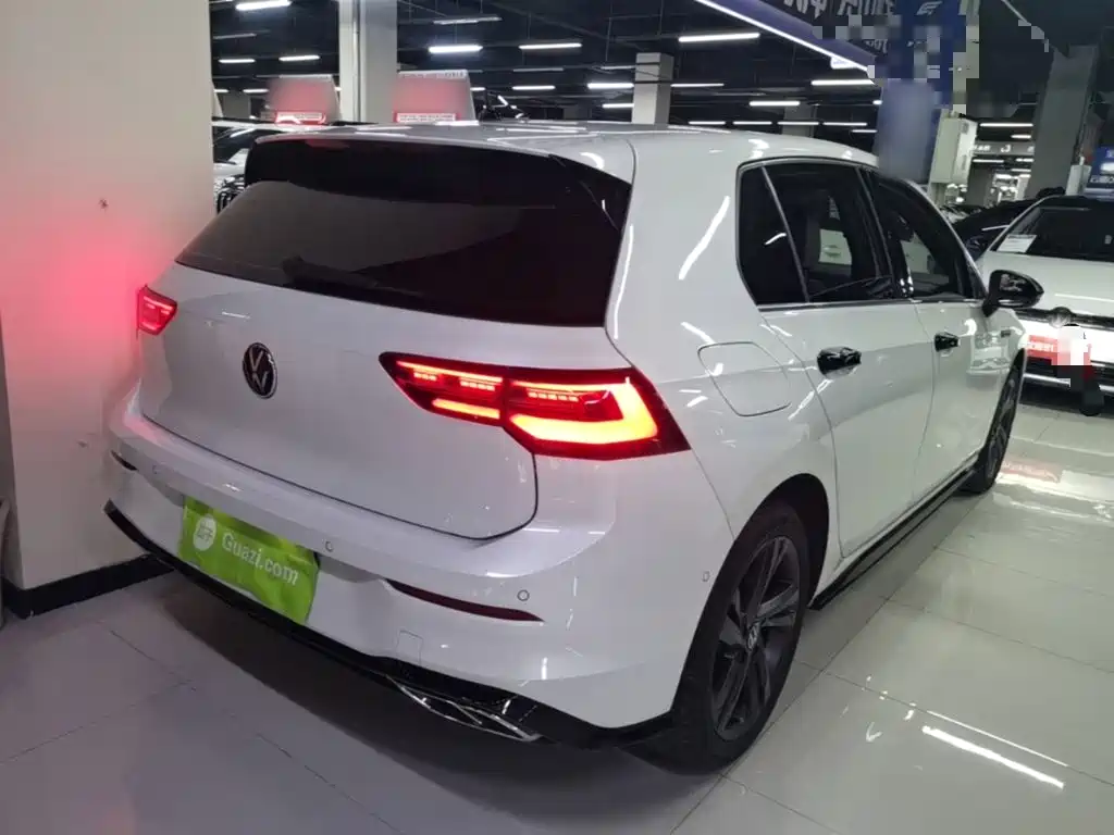 Volkswagen Golf 2024