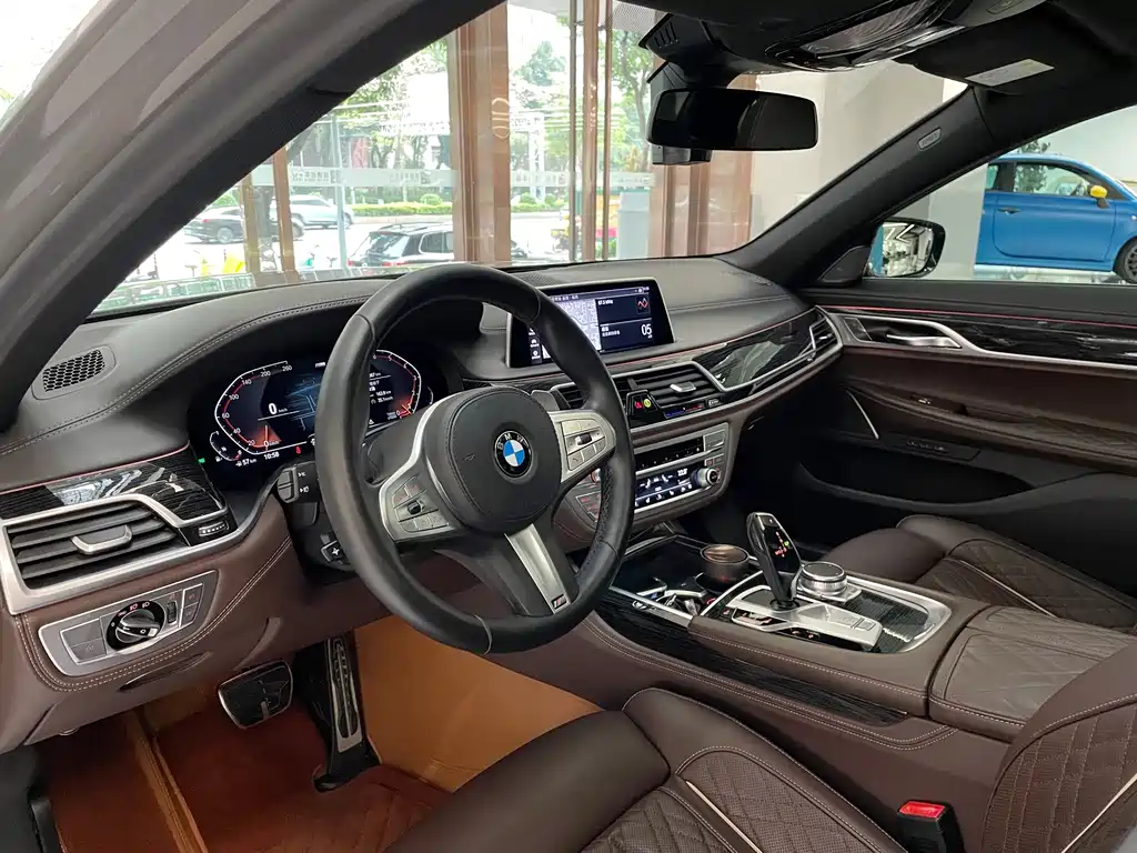 BMW 7 Series 2021 — фото 12