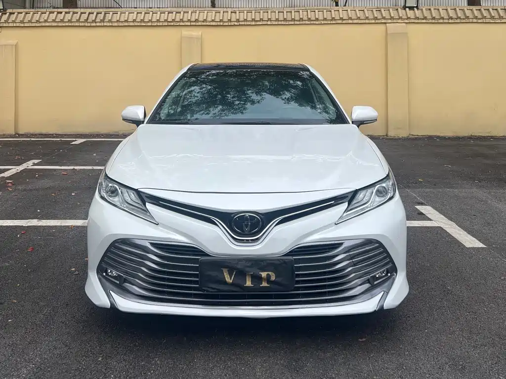 Toyota Camry 2021 — фото 2