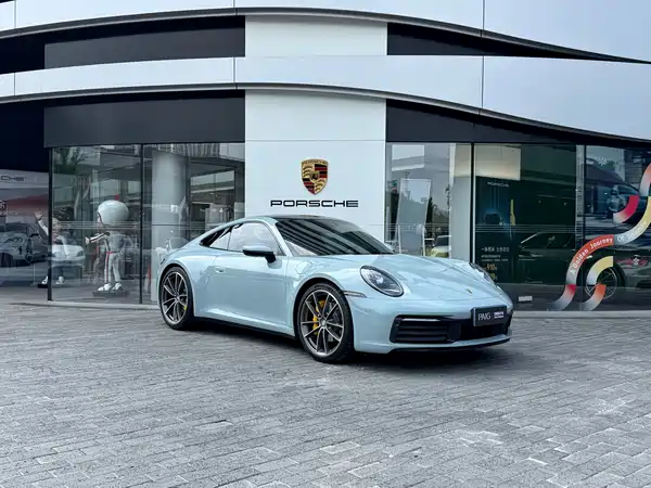 Porsche 911 2023