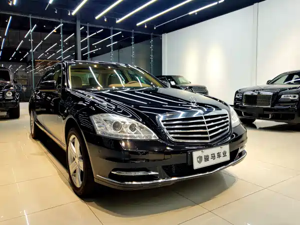 Mercedes-Benz S-Class 2012