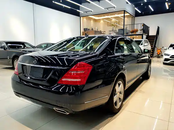 Mercedes-Benz S-Class 2012