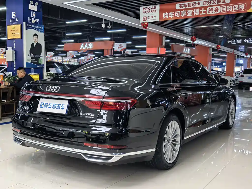 Audi A8 2022 — фото 13