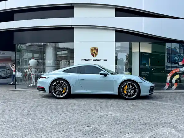 Porsche 911 2023