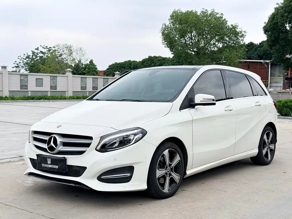 Mercedes-Benz B-Class 2017 — фото 1