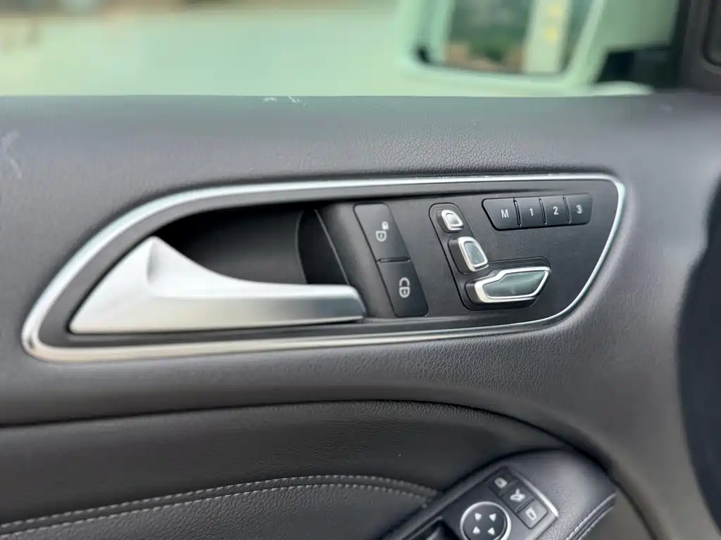 Mercedes-Benz B-Class 2017 — фото 18