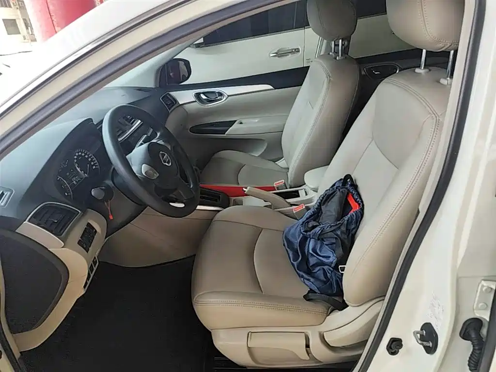 Nissan Sylphy 2017 — фото 15