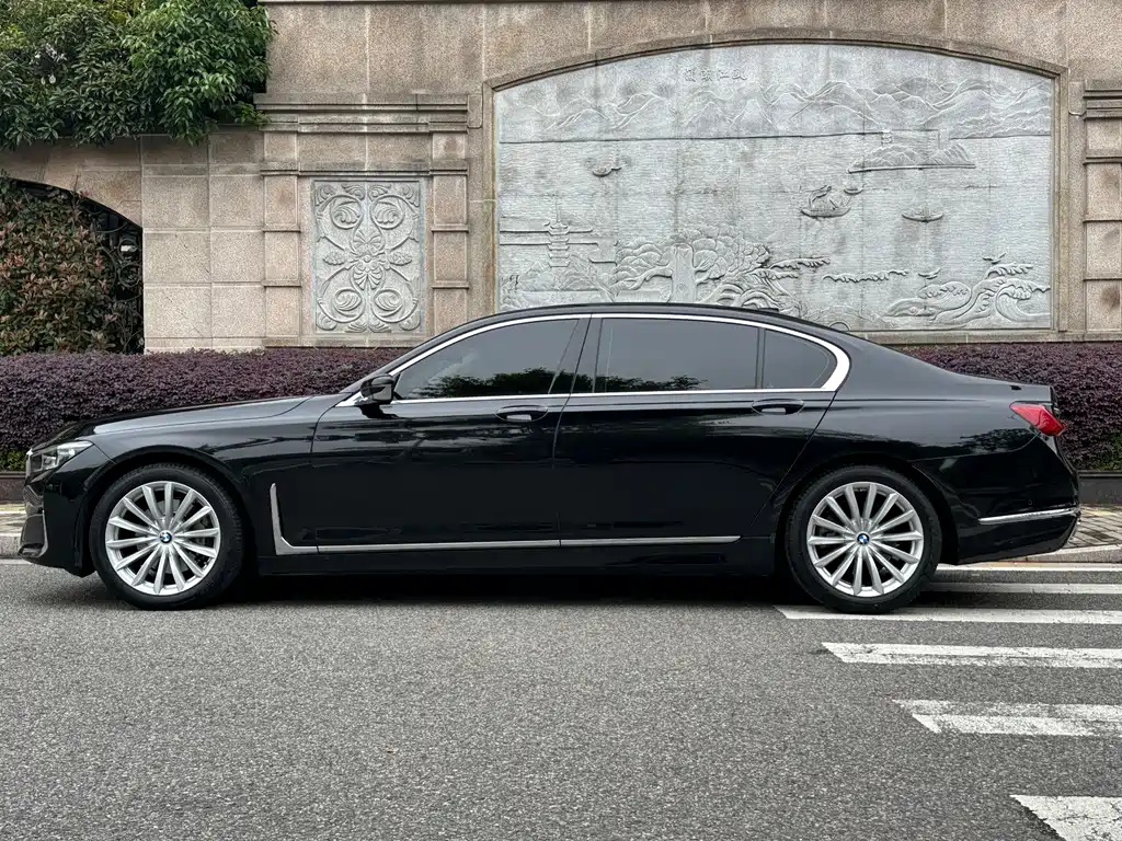 BMW 7 Series 2019 — фото 3