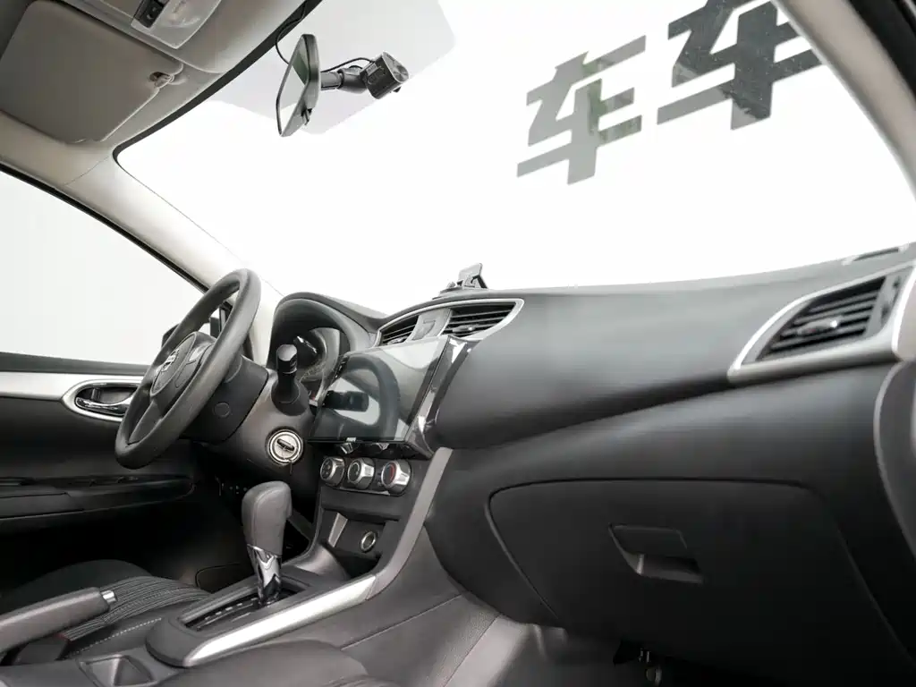 Nissan Sylphy 2025 — фото 13