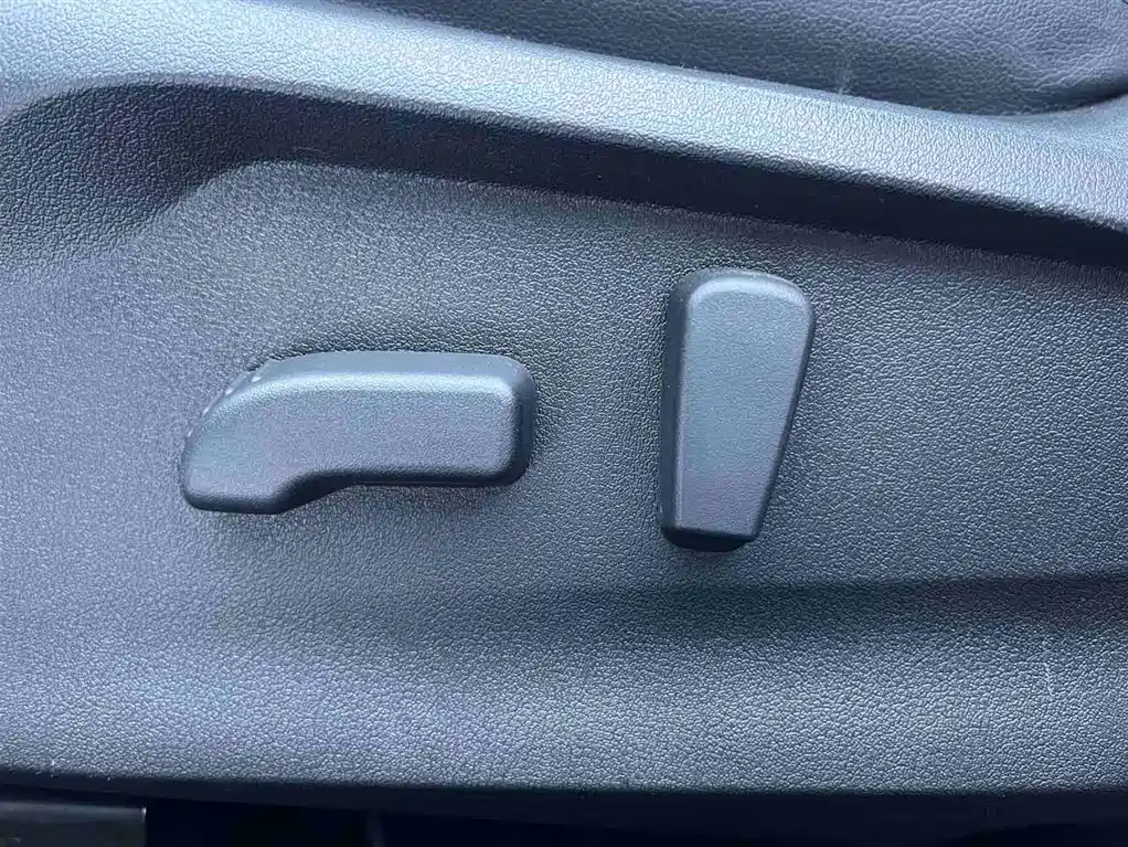 Subaru Forester 2023 — фото 17