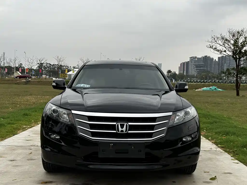 Honda Crosstour 2012 — фото 2