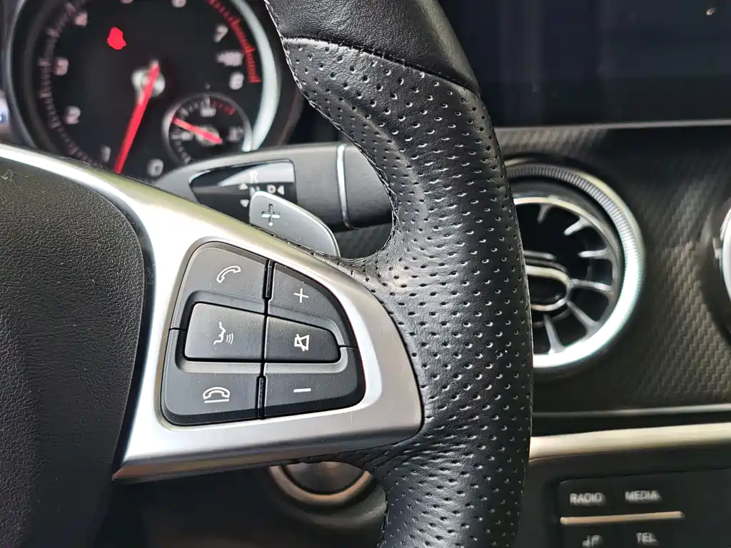Mercedes-Benz GLA 2019 — фото 23