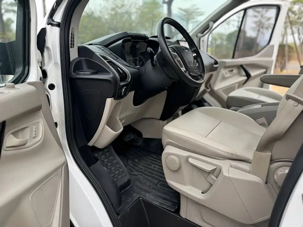 Ford Tourneo 2021 — фото 18