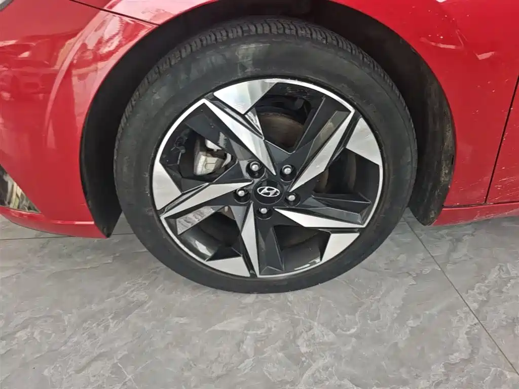 Hyundai Elantra 2021 — фото 23