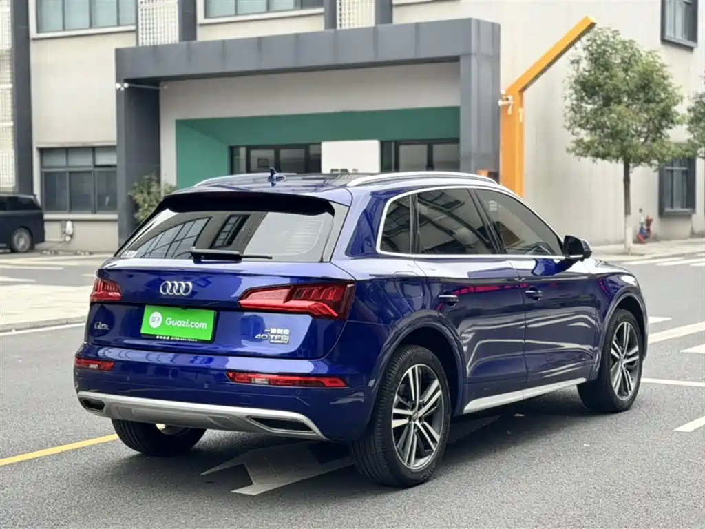 Audi Q5L 2020 — фото 15