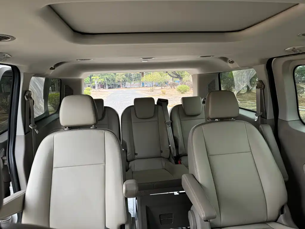 Ford Tourneo 2021 — фото 14