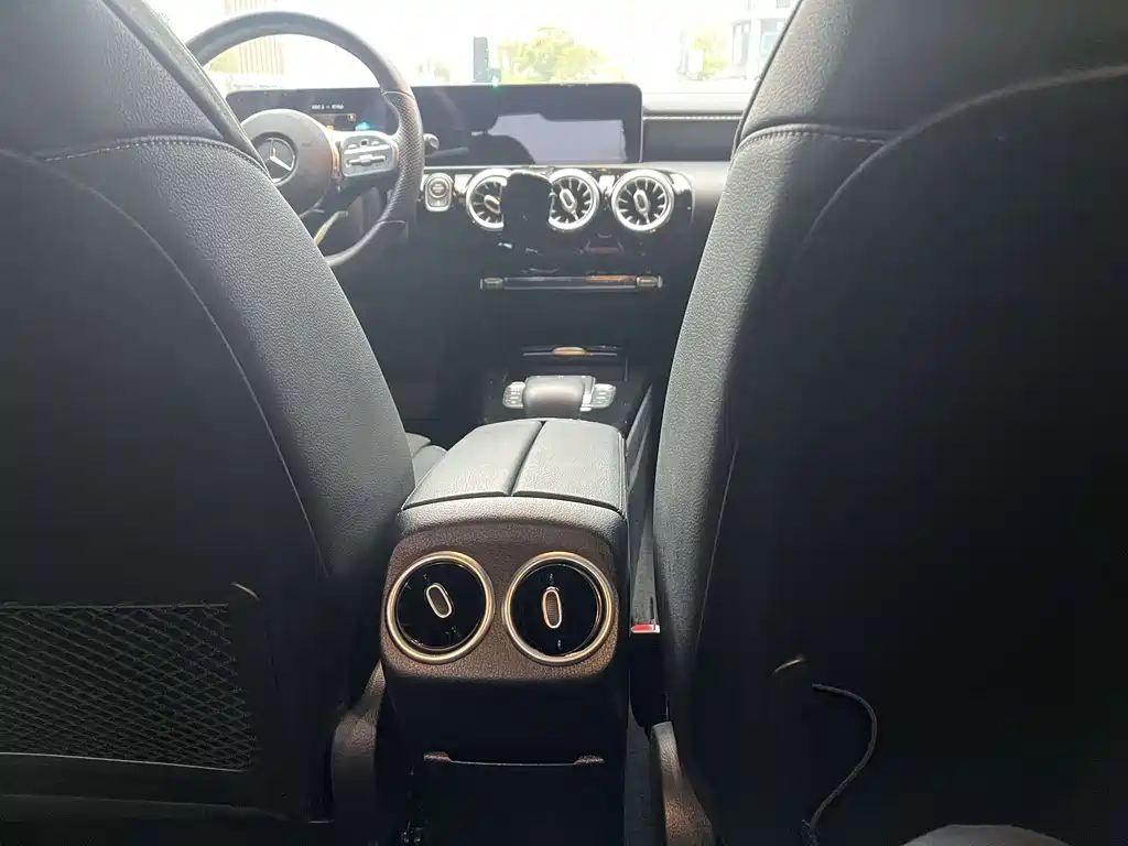 Mercedes-Benz A-Class 2020 — фото 7