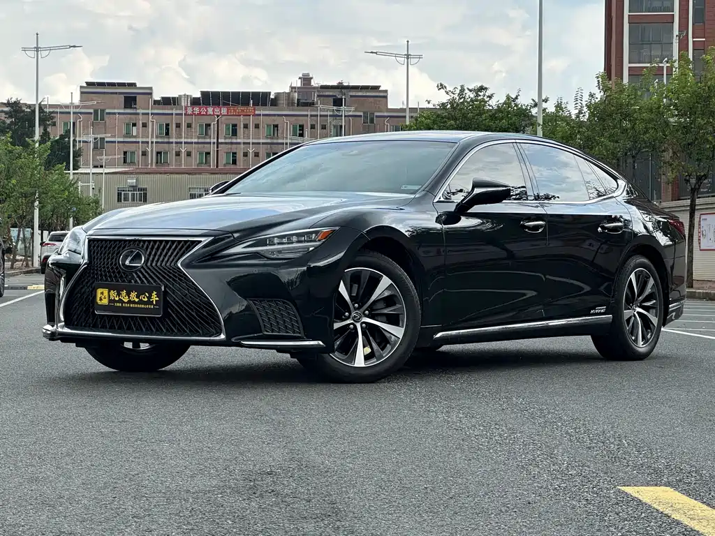 Lexus LS 2021 — фото 1