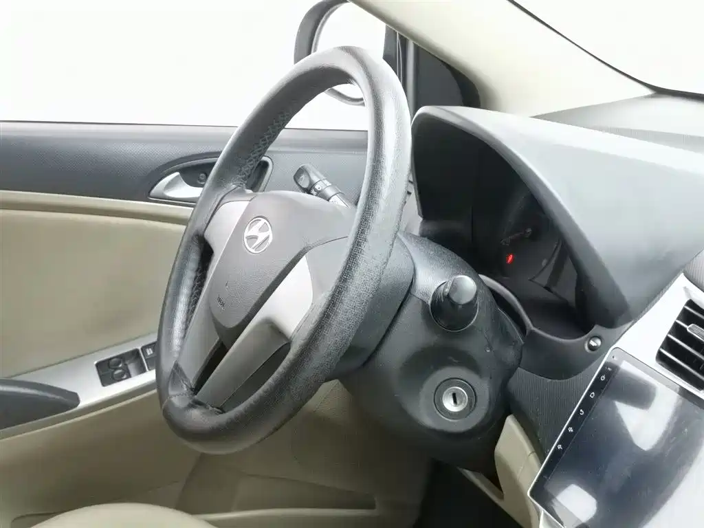 Hyundai Verna 2016 — фото 22