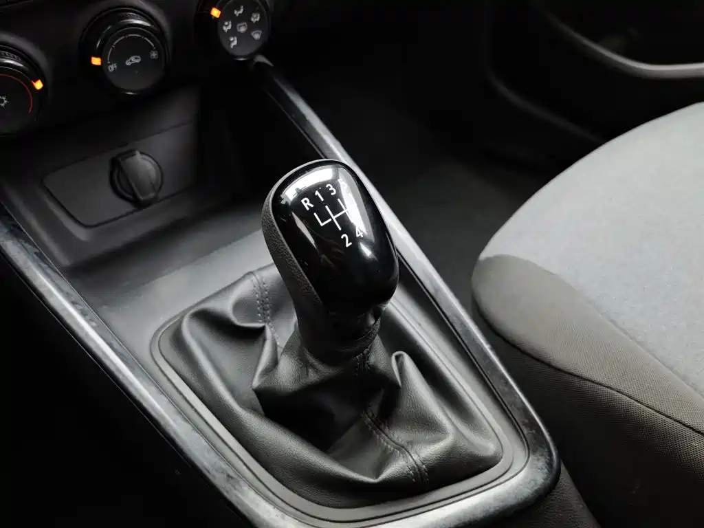 Chevrolet Cavalier 2021 — фото 13