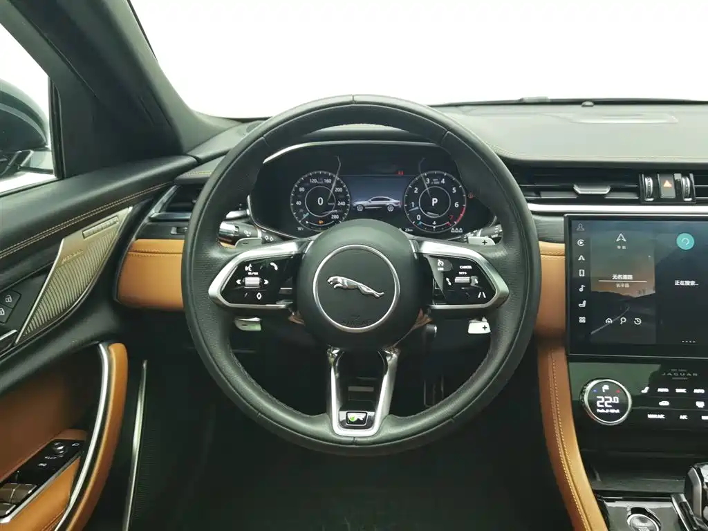 Jaguar XFL 2022 — фото 11