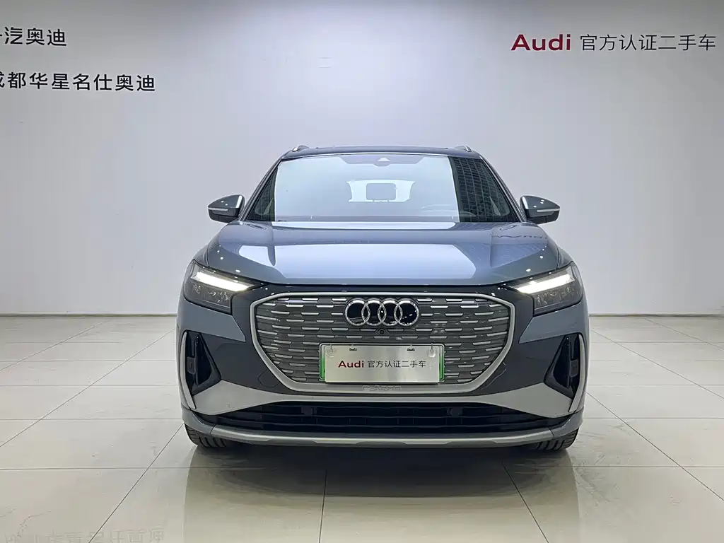 Audi Q4 e-tron 2025 — фото 2