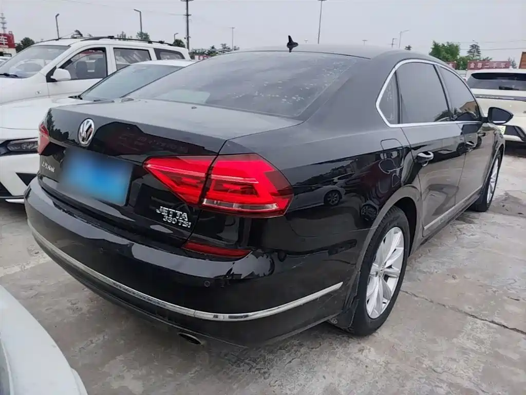 Volkswagen Passat 2018 — фото 7