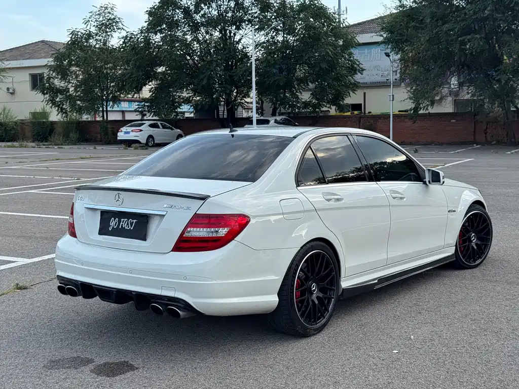 Mercedes-Benz C-Class AMG 2010 — фото 5