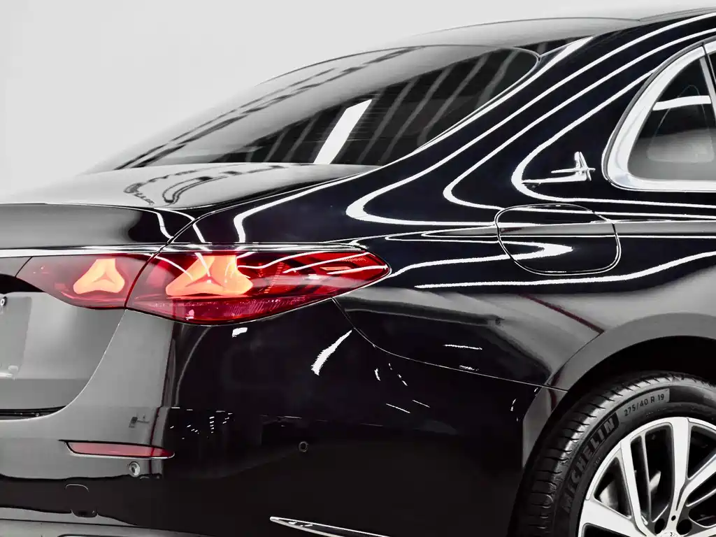 Mercedes-Benz E-Class 2025 — фото 11