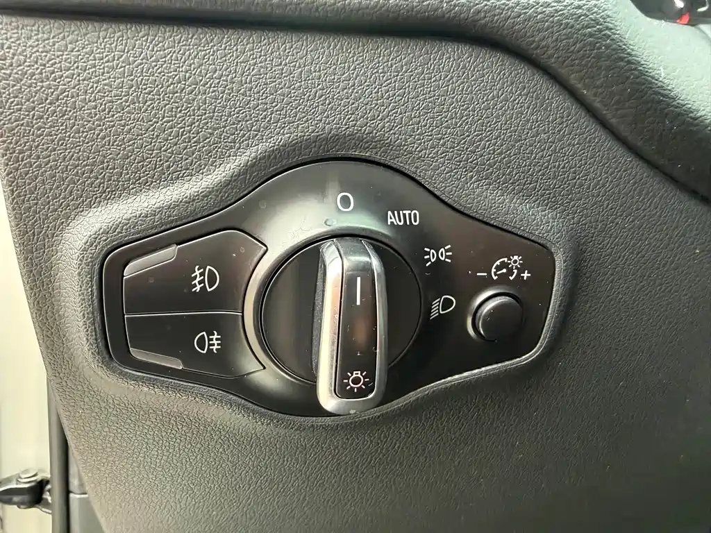 Audi Q5 2017 — фото 26