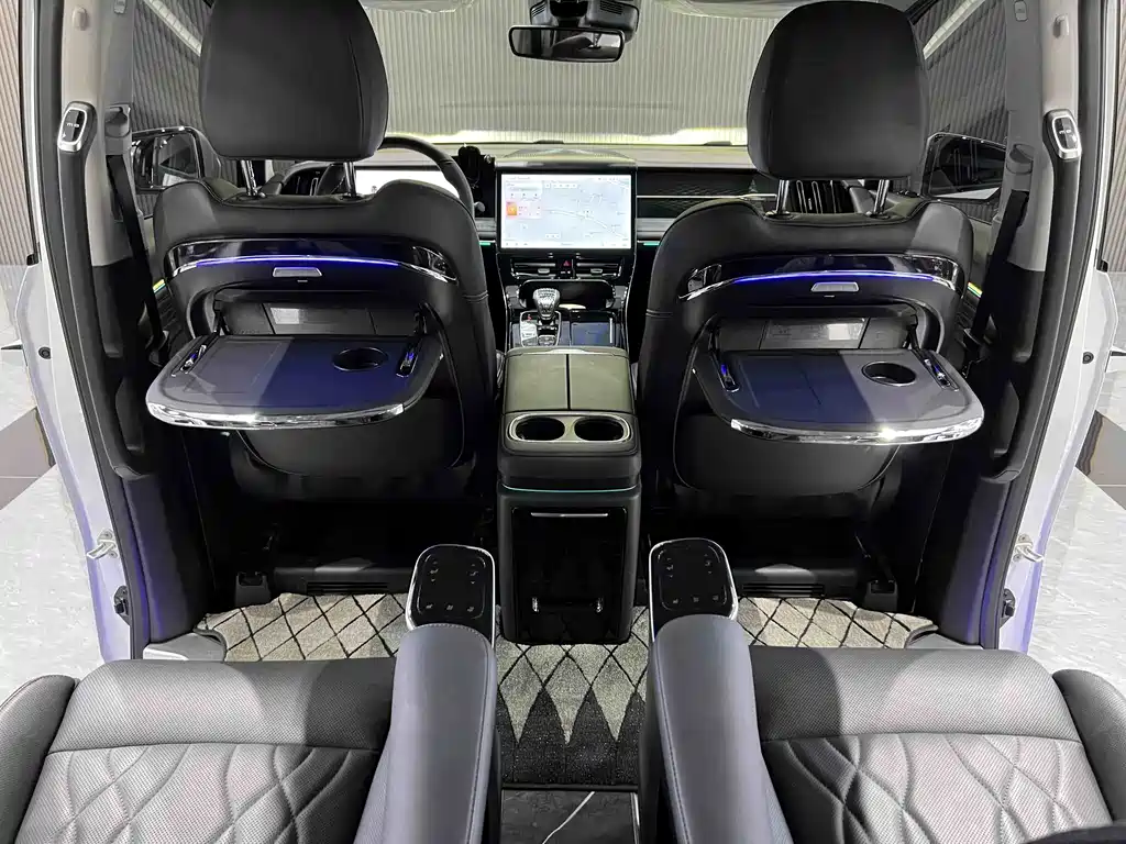 GAC Motor Trumpchi M8 2025 — фото 21