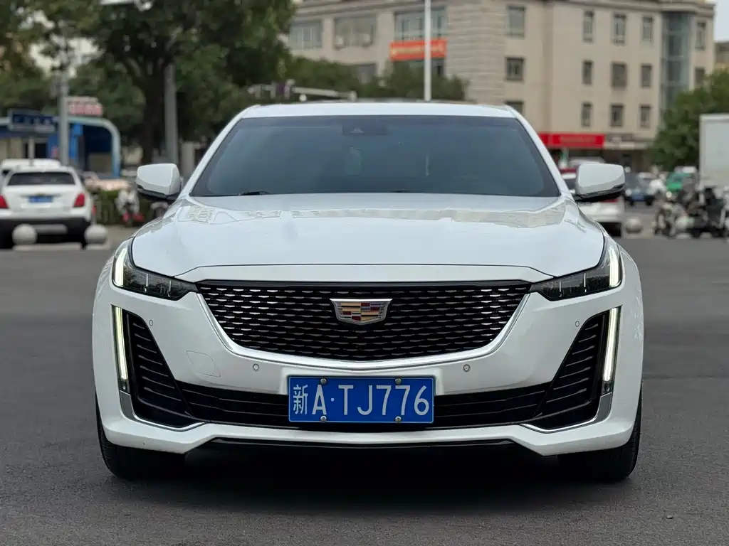 Cadillac CT5 2023 — фото 1
