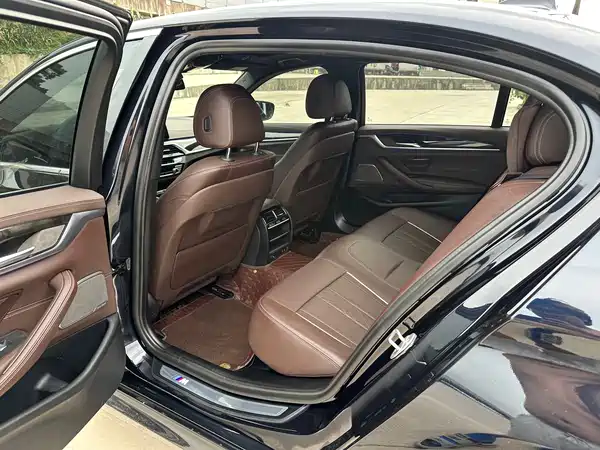 BMW 5 Series 2021