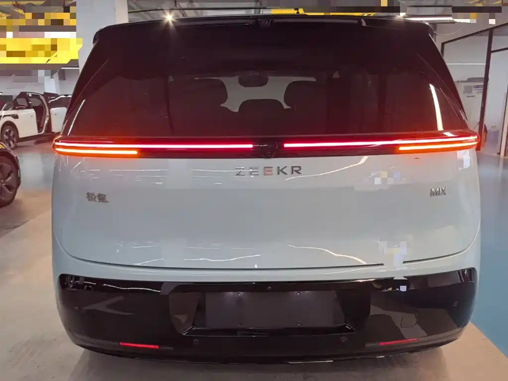 Zeekr MIX 2025