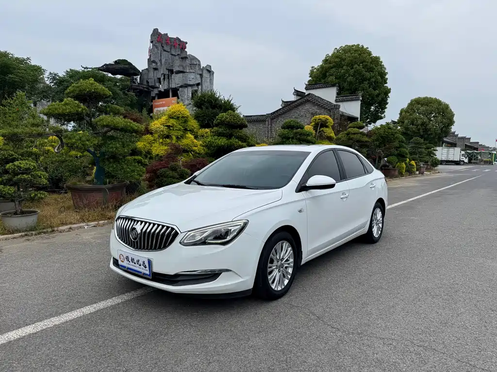 Buick Excelle 2017 — фото 1