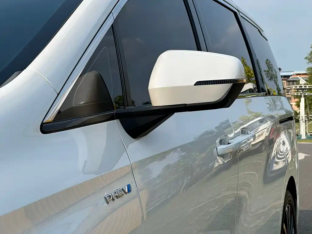 GAC Motor E8 PHEV 2025 — фото 14