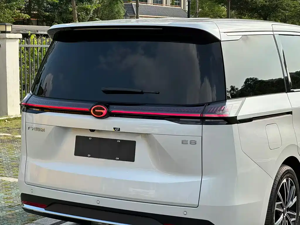 GAC Motor E8 PHEV 2025 — фото 8