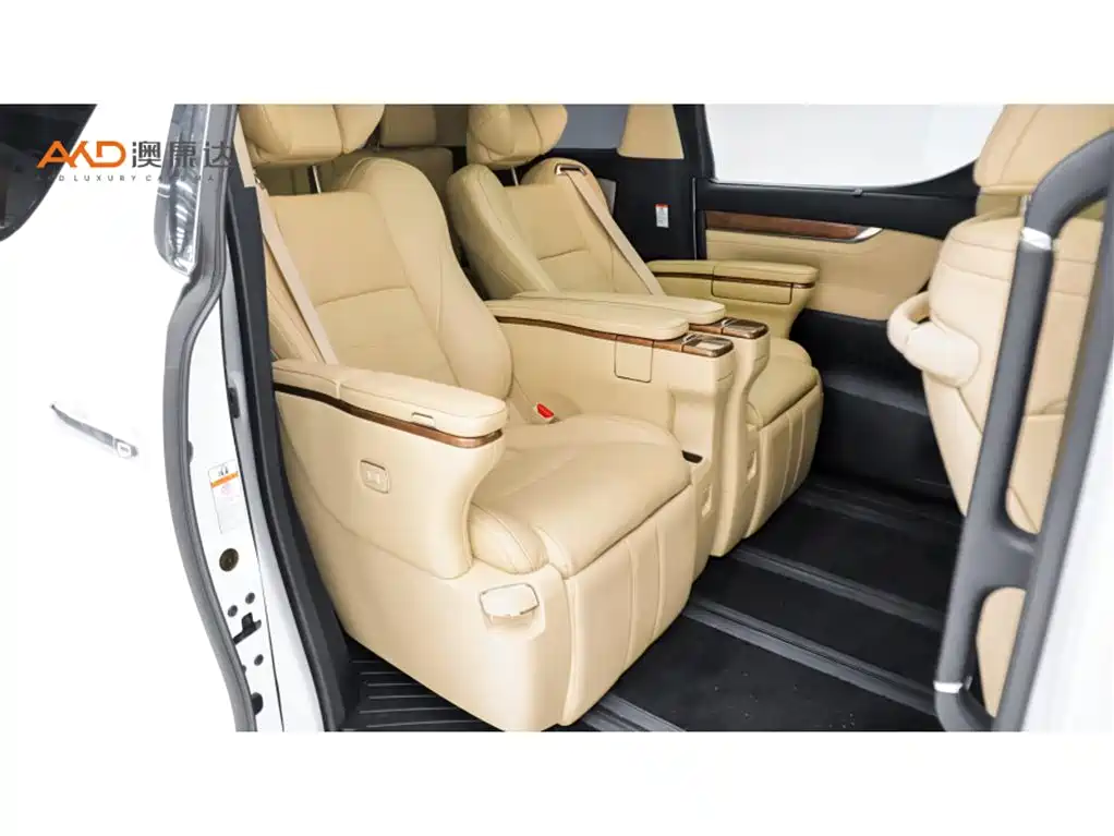 Toyota Alphard 2017 — фото 8