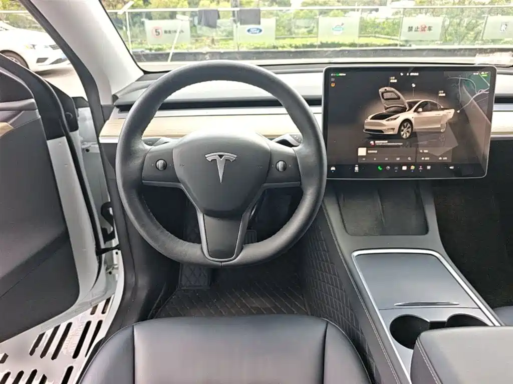 Tesla Model Y 2023 — фото 11