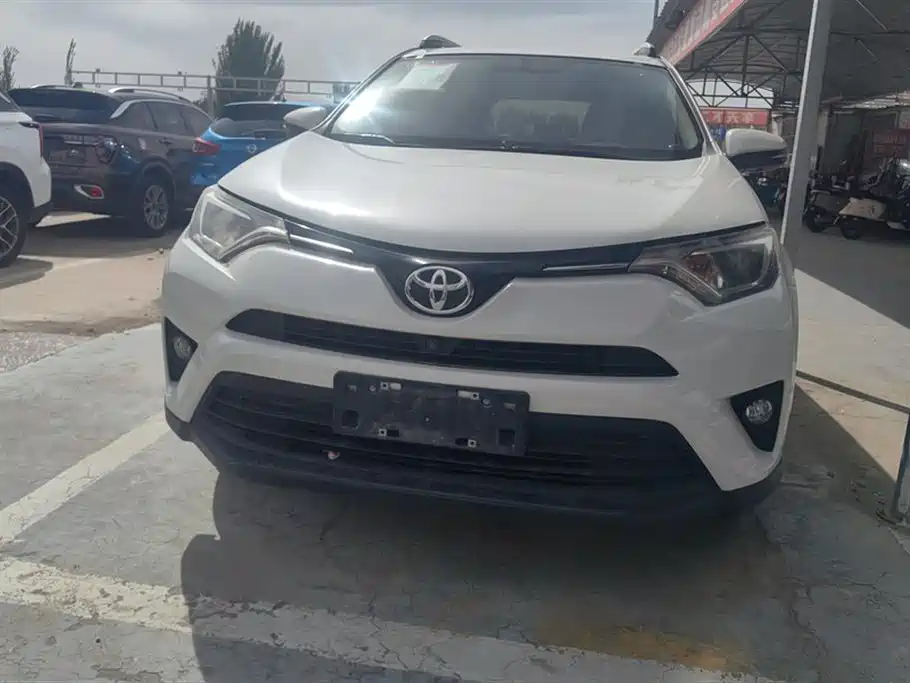 Toyota RAV4 2016 — фото 2