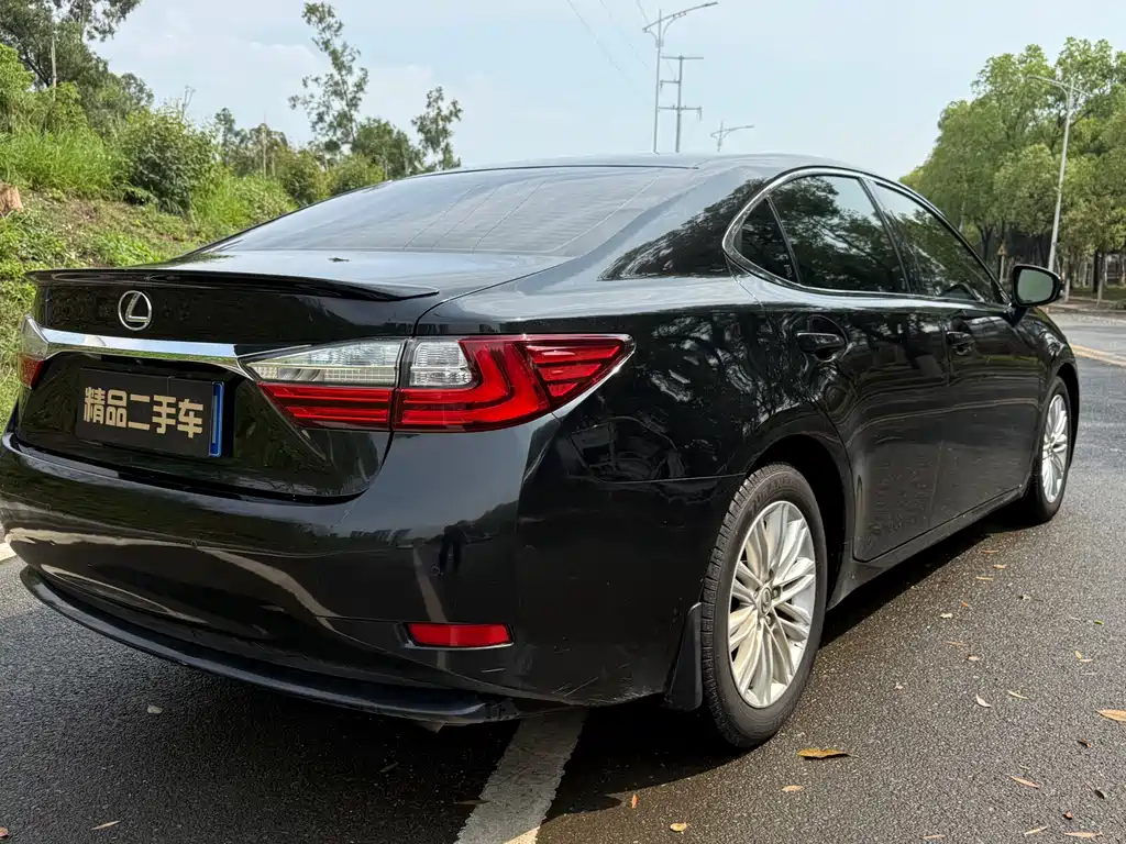 Lexus ES 2018 — фото 6