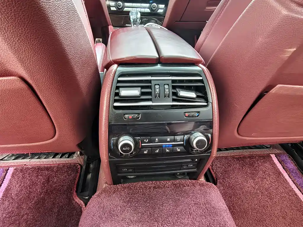 BMW 7 Series 2014 — фото 18