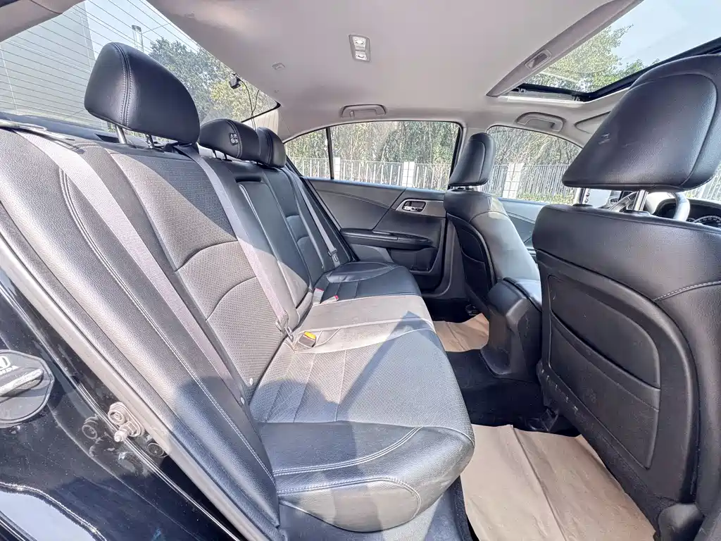 Honda Accord 2016 — фото 12