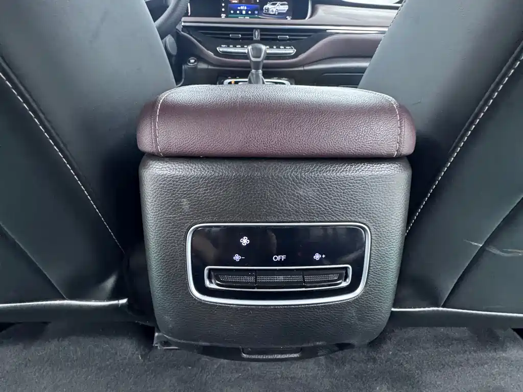 GAC Motor Trumpchi M6 2021 — фото 17