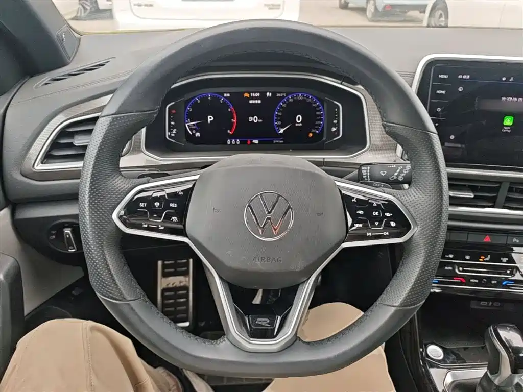 Volkswagen T-Roc 2023 — фото 11