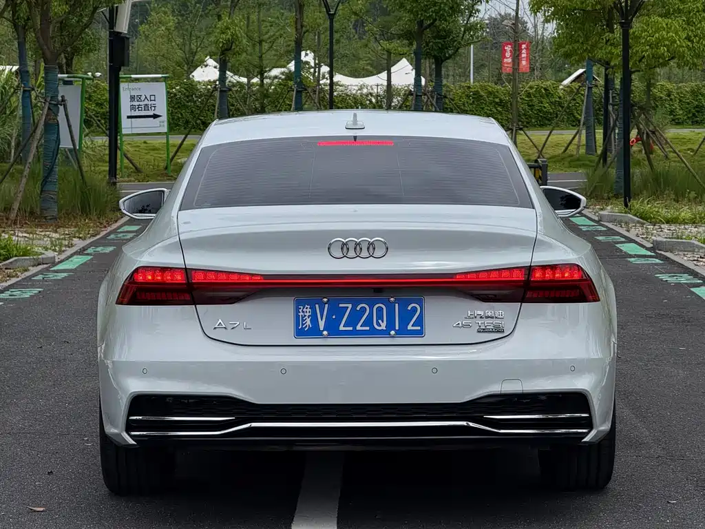 Audi A7L 2023 — фото 11