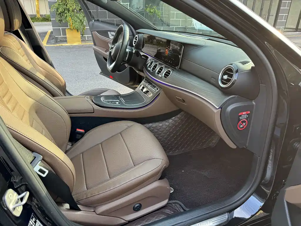 Mercedes-Benz E-Class 2023 — фото 12