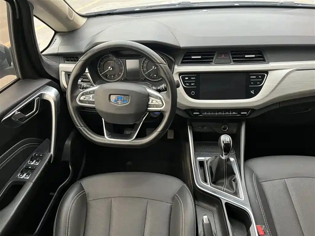 Geely Vision X3 2020 — фото 12