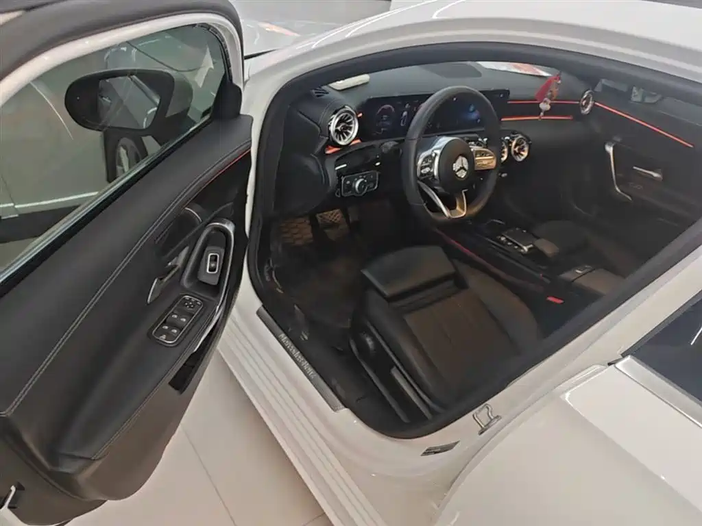 Mercedes-Benz A-Class 2022 — фото 16